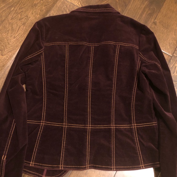 Chico’s burgundy velvet jacket. Size 1 (8-10 equivalent) - Picture 3 of 3